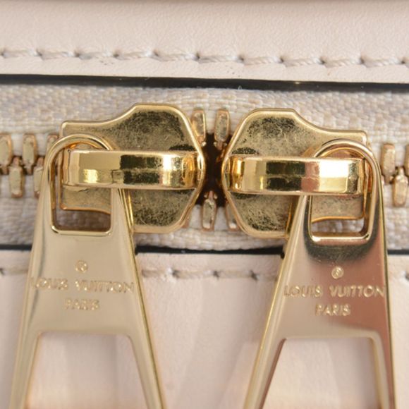 Louis Vuitton Monogram Saintonge Shoulder Bag - Picture 5 of 9